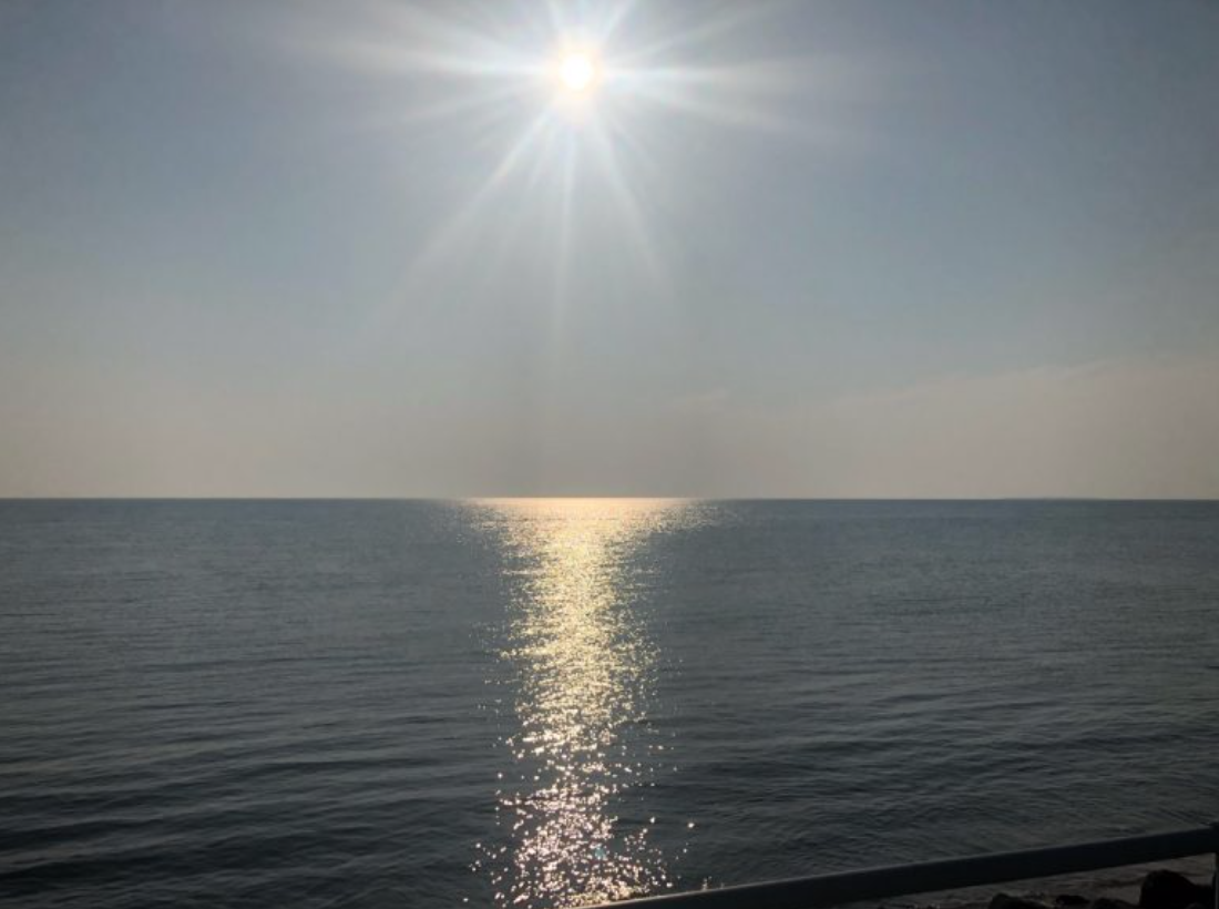 A serene view of the Vineyard Sound in Massachusetts.